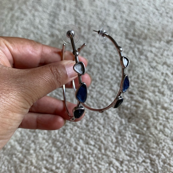 KENDRA SCOTT Ivy Hoop Earrings - Defect - Picture 11 of 12